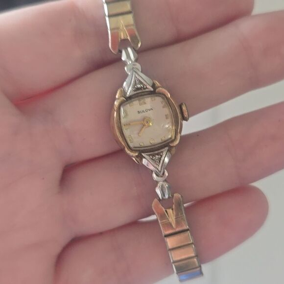 Vintage L9 Diamond Satallite Bulova Watch main image 3
